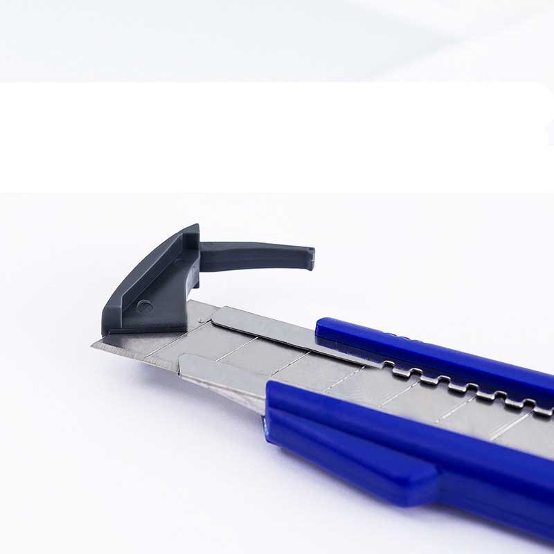 M&G Utility Knife 18mm Wide Blade Auto Lock Office Cutter Ass91320