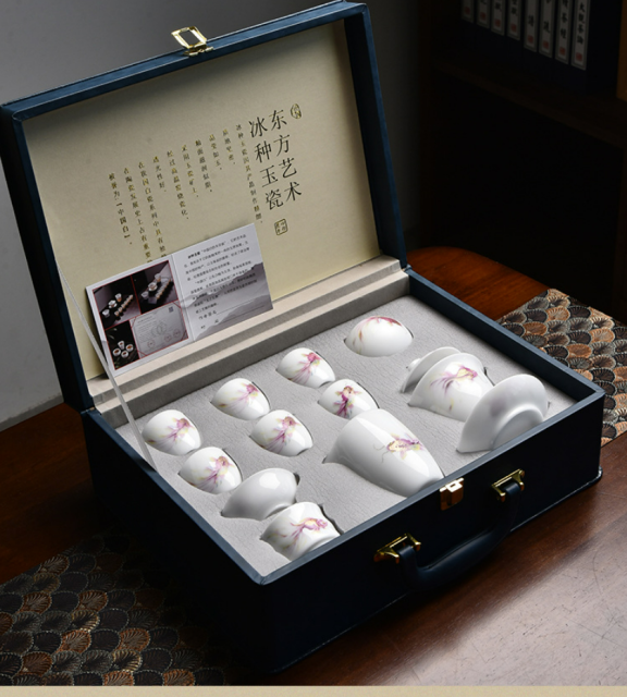 Fine White Porcelain Chinese Tea Set-3