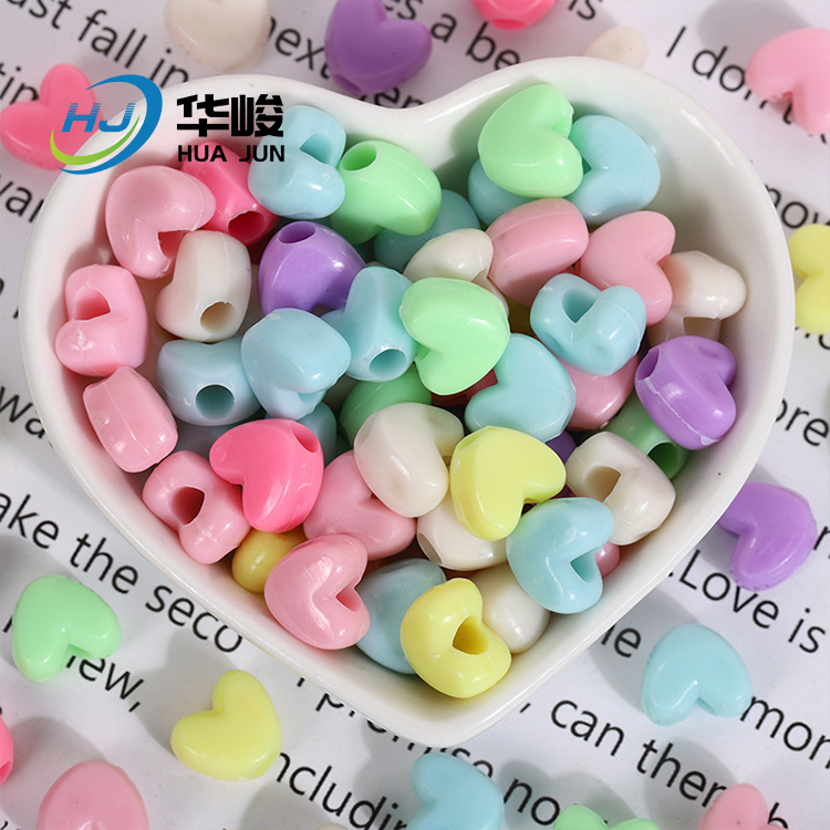 Cuentas acrílicas en forma de corazón de color macarrón con agujeros grandes