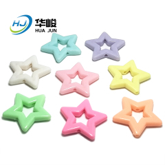 26*5 مللي متر خرز خماسي مجوف من البلاستيك خرز فضفاض على شكل نجمة