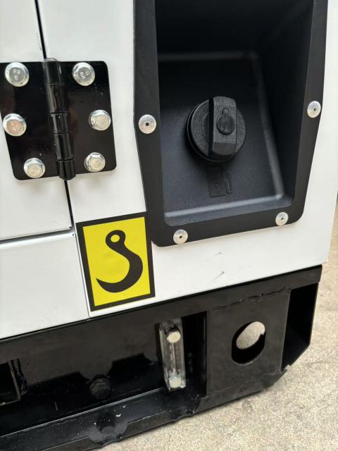 silent diesel generator with cummins brand