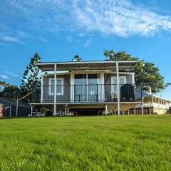 20ft Expandable Container Home with Balcony and Steel Frame