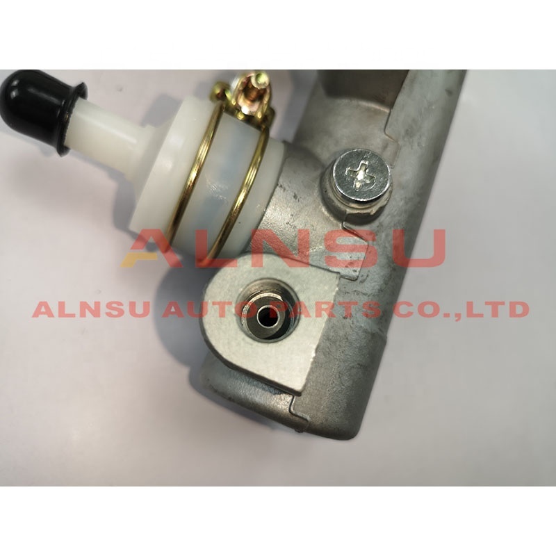 Brake master cylinder for NPR NKR 8-94441330-0 8-94249365-2 8-94254330-0 8-94254833-0 8-94441332-0