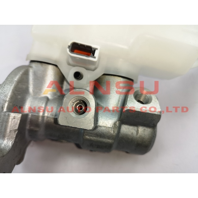 Brake master cylinder for Bluebird Tiida D6010-3DF3A D6010-3DF2A D6010-3DD1A D6010-1KD1A