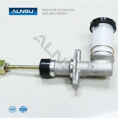 clutch master cylinder for MB012261 MB555114 L047 L049