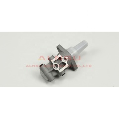 Brake master cylinder For TOYOTA Hiace KDH213 TRH2O3 47207-26030 47207-26020