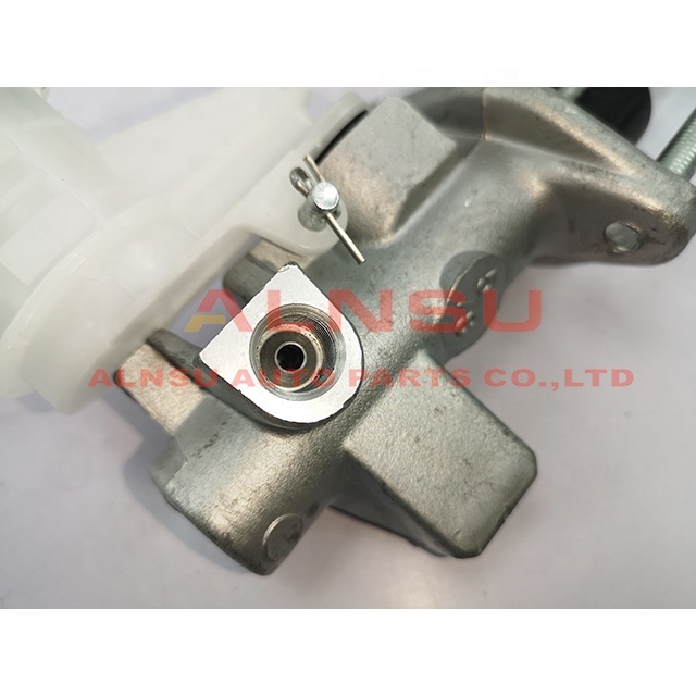 Clutch master cylinder for L200 MR995034