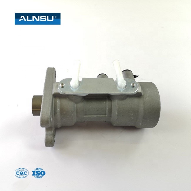 Auto Parts Brake master cylinder for ISUZU NKR55 8-97224375-0 8-97186685-0