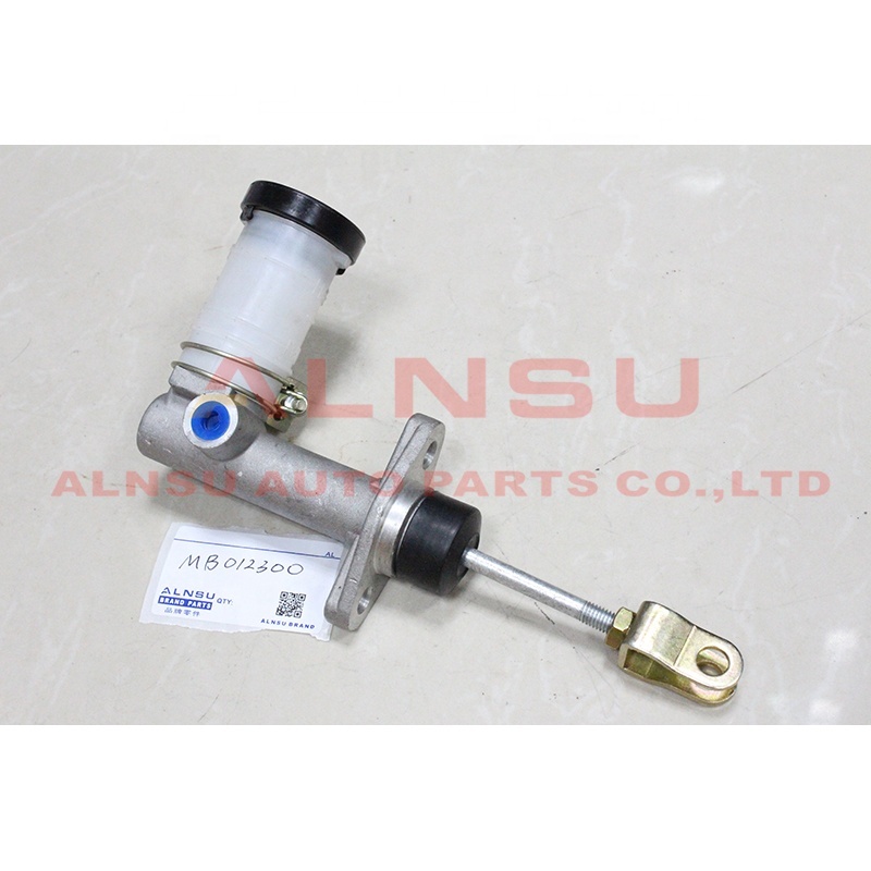 Clutch master cylinder For MR132298 MB555138 MB555115 L200 K57T K77T