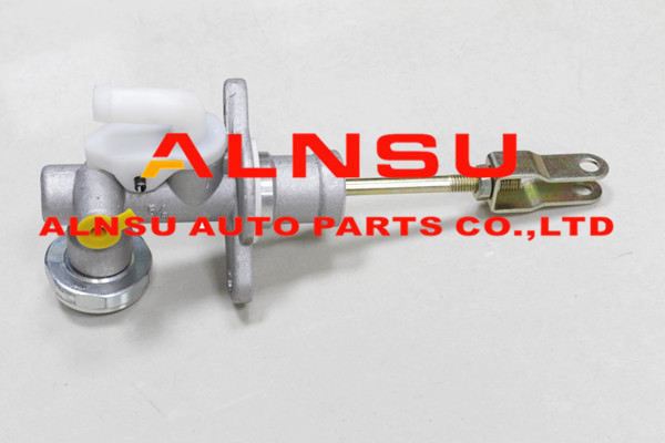 clutch master cylinder FOR NAVARA D40 30610-EB70A 30610-JR80B 30610-5X01B