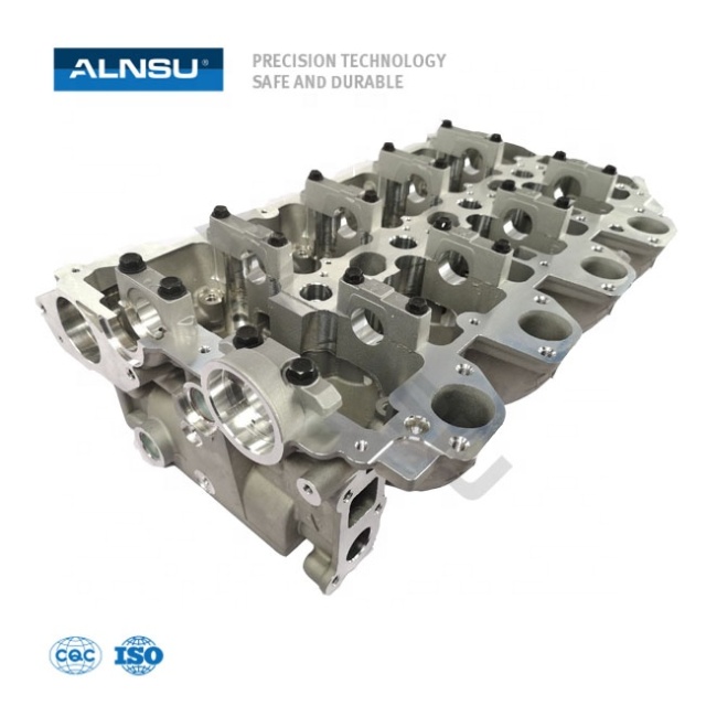 4M40 Engine Cylinder Head FOR Mitsubishi Pajero L200 ME193804 ME202620