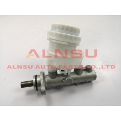 Wholesale price good quality MN102882 Auto Brake master cylinder for Pajero Triton L200LHD 2 Holes 4WD