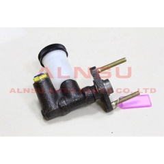 Cilindro maestro de embrague Para BT50 B2000 B2200 B2500 UM58-41-490 UB39-41-990 UB39-41-400B UB93-41-400B UC86-41-400