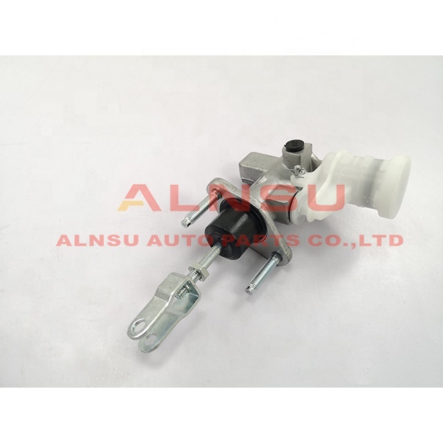 Clutch master cylinder for L200 MR995034