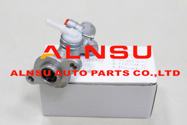Hight quality Brake master cylinder for NKR66 8-97102437-0 8-97102021-0