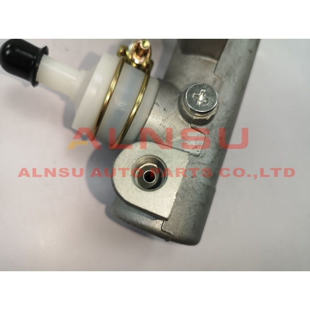 Brake master cylinder for NPR NKR 8-94441330-0 8-94249365-2 8-94254330-0 8-94254833-0 8-94441332-0