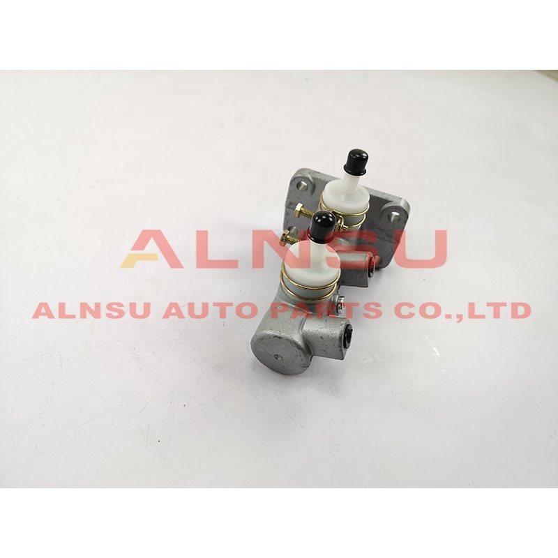 Brake master cylinder for NPR NKR 8-94441330-0 8-94249365-2 8-94254330-0 8-94254833-0 8-94441332-0