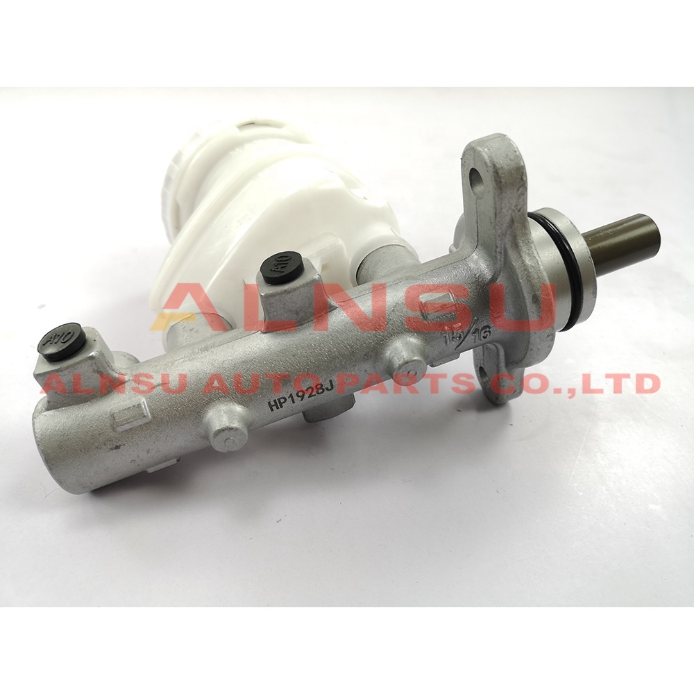 Wholesale price good quality MN102882 Auto Brake master cylinder for Pajero Triton L200LHD 2 Holes 4WD