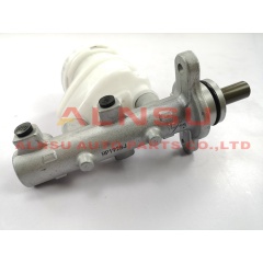 Wholesale price good quality MN102882 Auto Brake master cylinder for Pajero Triton L200LHD 2 Holes 4WD