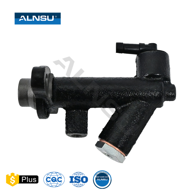OEM Auto Parts Clutch Master Cylinder For Mazda BT50.UN\TU UR56-32-600 7330933 4958208 4580701 3668805 1440413