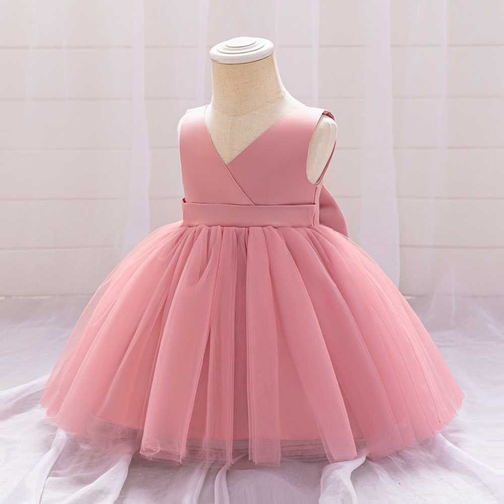 Enchanting Emerald Children's Dresses: Tulle Skirts, V-Necklines & Layered Fabric Designs | Whimsical Special Occasion Attire for Girls