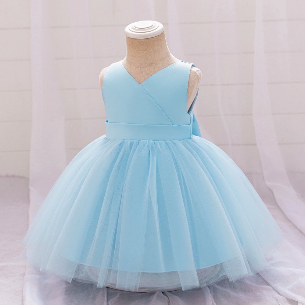 Enchanting Emerald Children's Dresses: Tulle Skirts, V-Necklines & Layered Fabric Designs | Whimsical Special Occasion Attire for Girls