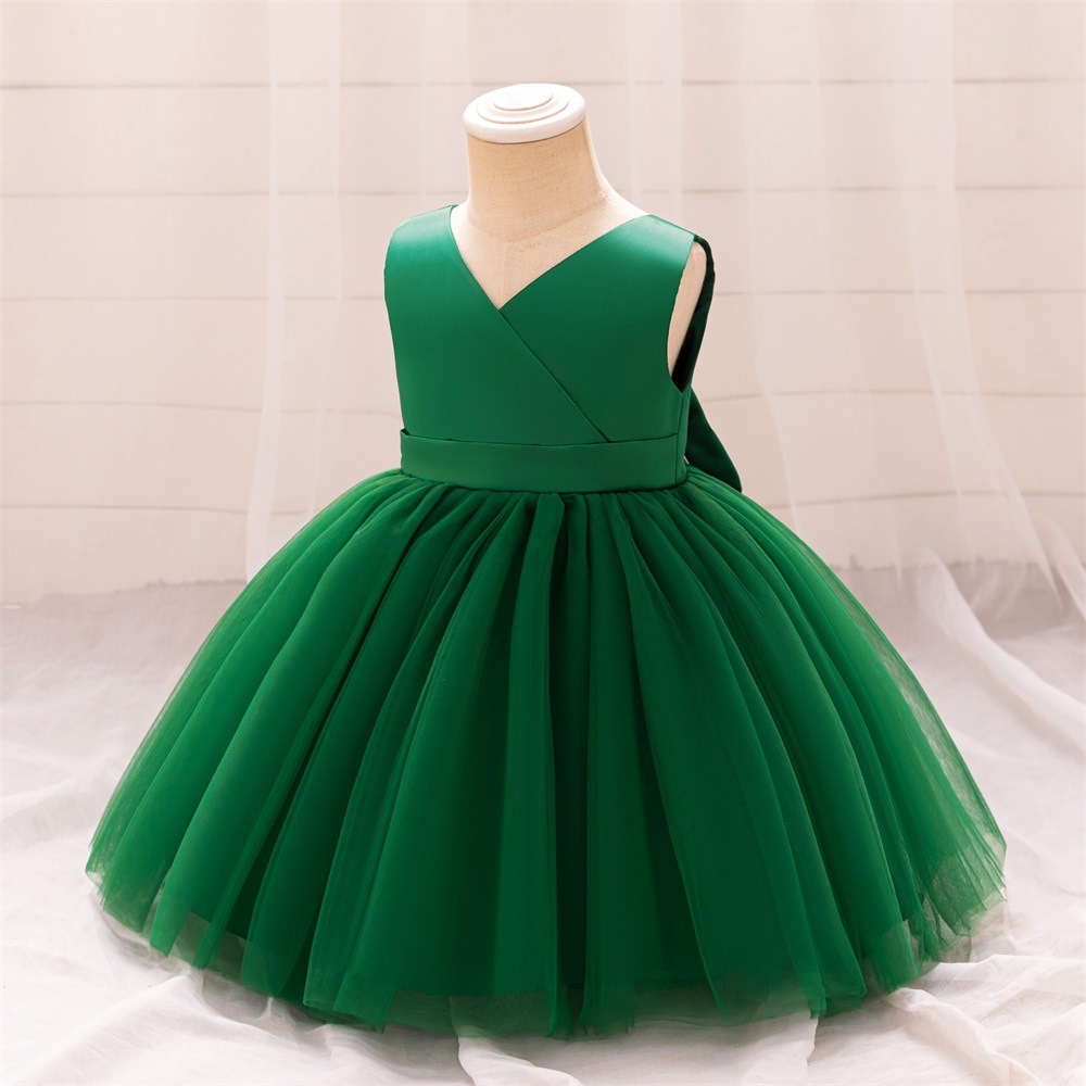 Enchanting Emerald Children's Dresses: Tulle Skirts, V-Necklines & Layered Fabric Designs | Whimsical Special Occasion Attire for Girls