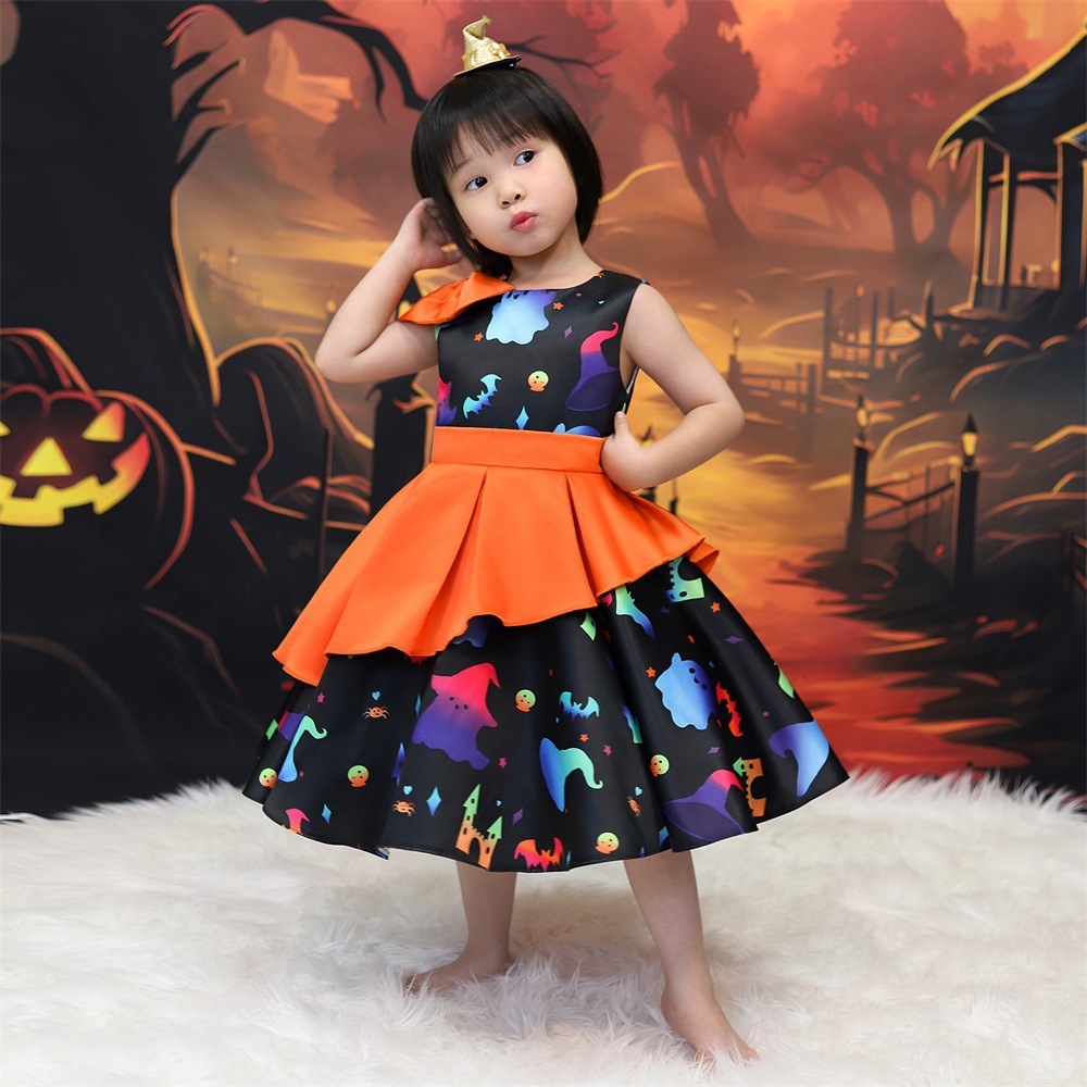 Spooktacular Halloween - themed Children's Dresses: Fun and Festive Attire for Little Ones Enchanting Halloween Kids' Dresses: Vibrant Pumpkin Prints, Ghost & Cat Motifs with Shimmering Details for Spooky Parties & Photoshoots