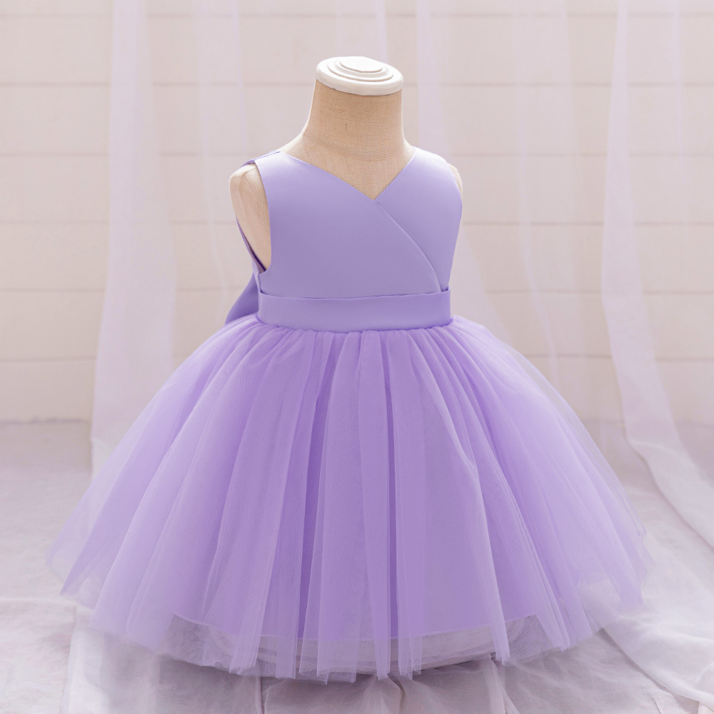 Enchanting Emerald Children's Dresses: Tulle Skirts, V-Necklines & Layered Fabric Designs | Whimsical Special Occasion Attire for Girls