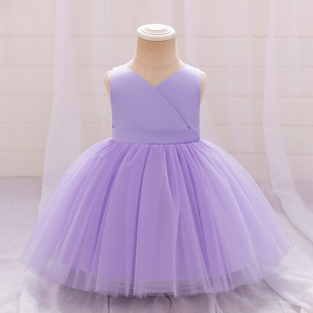 Enchanting Emerald Children's Dresses: Tulle Skirts, V-Necklines & Layered Fabric Designs | Whimsical Special Occasion Attire for Girls