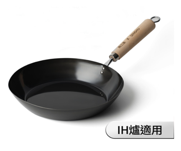 燕三條 格致良品 聯名款 鑄鐵煎鍋 炒鍋 塗層鍋 日本製 木製手柄 可拆卸 2024款