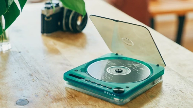 RELAX PIXEL TUNES 透明復古無線 CD播放器 USB充电式 便攜