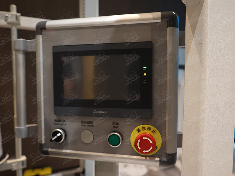 Clear and easy-to-use LED screen