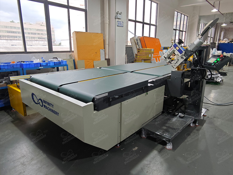 M&aacute;quina autom&aacute;tica de alta velocidad para ribetear colchones IF-T5