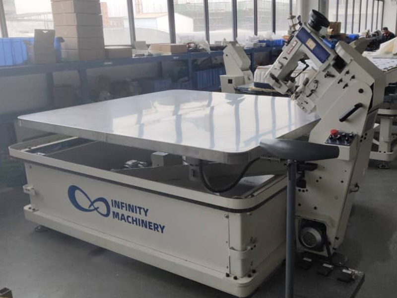 M&aacute;quina de Ribetear Colchones de Alta Velocidad con Puntada de Cadeneta IF-T3T