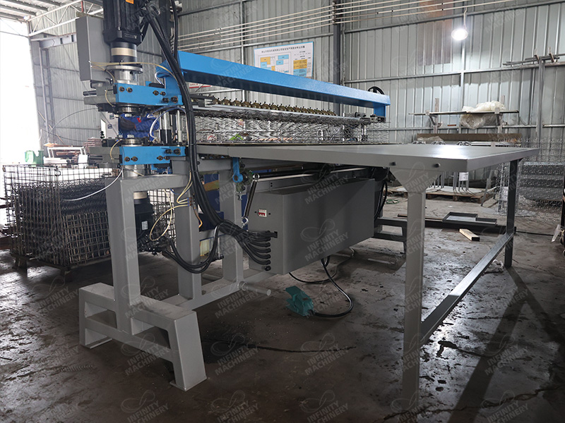 Vista Lateral de la M&aacute;quina Ensambladora de Resortes Bonnell IF-BA