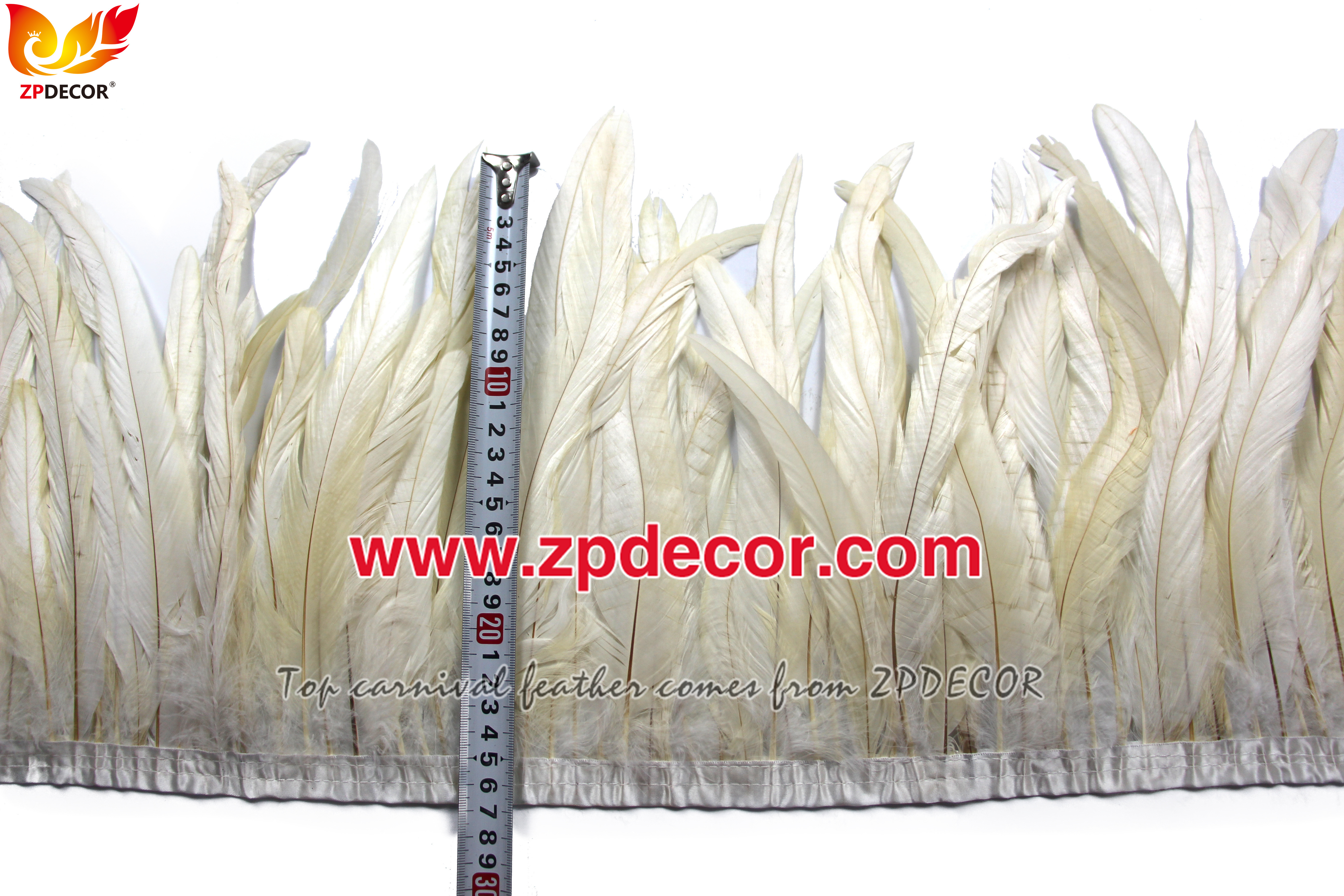 Zpdecor Feathers Factory Wholesale 25-30 cm Bleached Dyed Beige White Rooster Coque Tail Feathers Trim for Dominica Carnival Costumes