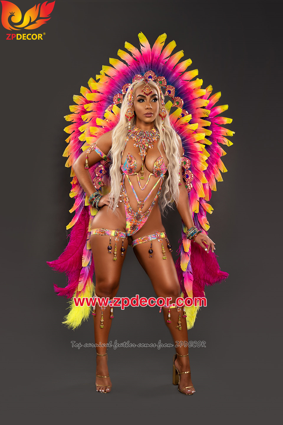 Zpdecor Feathers Factory Wholesale 25-30 cm Bicolors White with Red Tip Turkey Rounds Quill Wing Feathers for Trinidad and Tobago Carnival Costumes