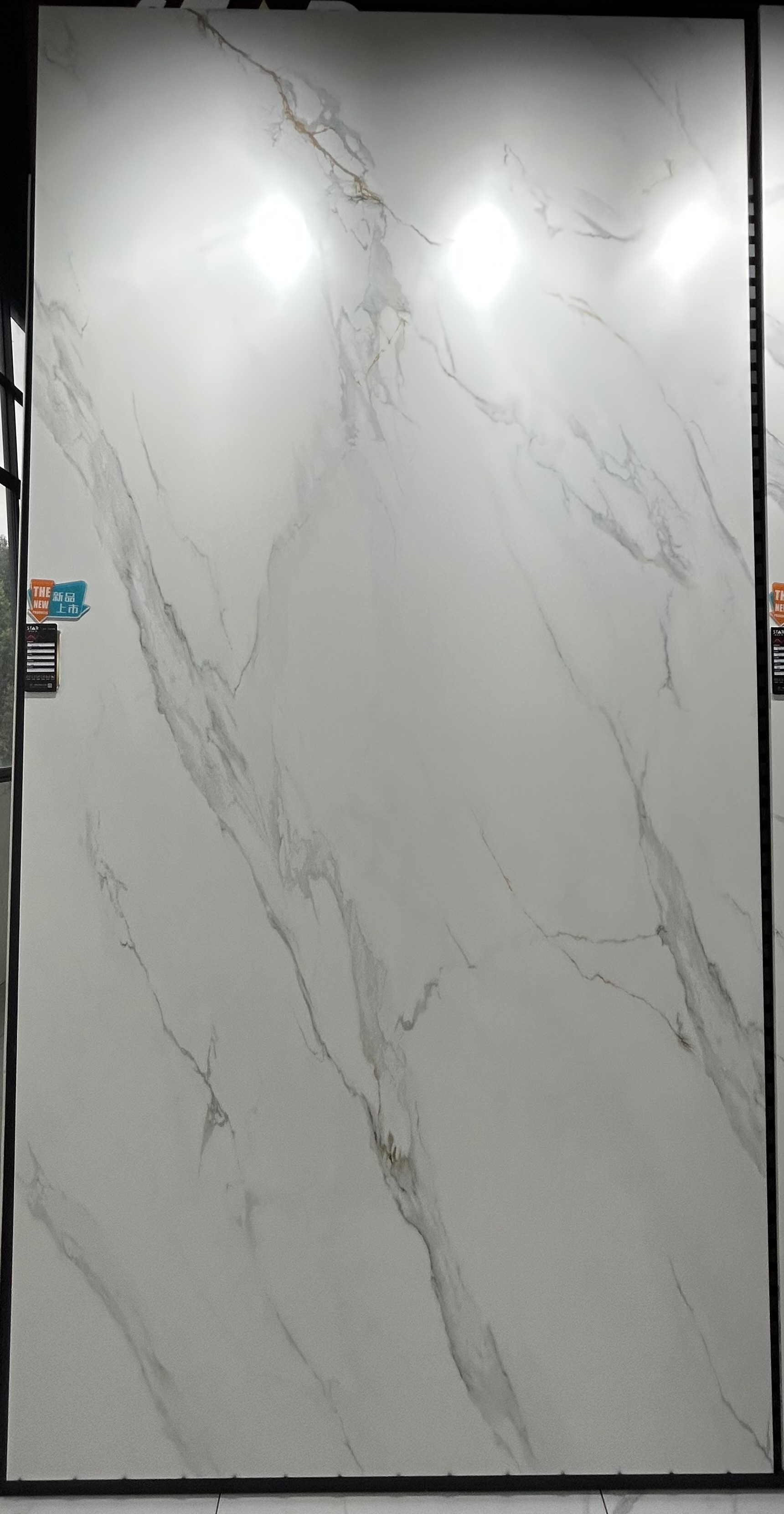 White veined marble and Sintered stone Making tables for kitchen countertops