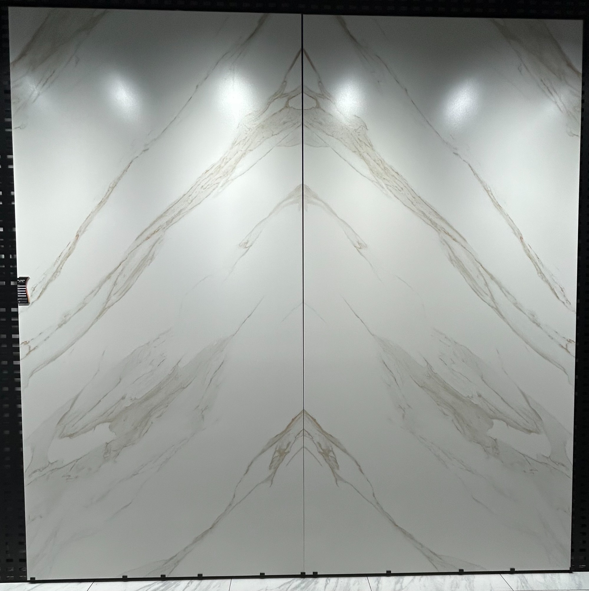 Calacatta gold sintered stone big slabs For backdrops wall and countertop dining tables