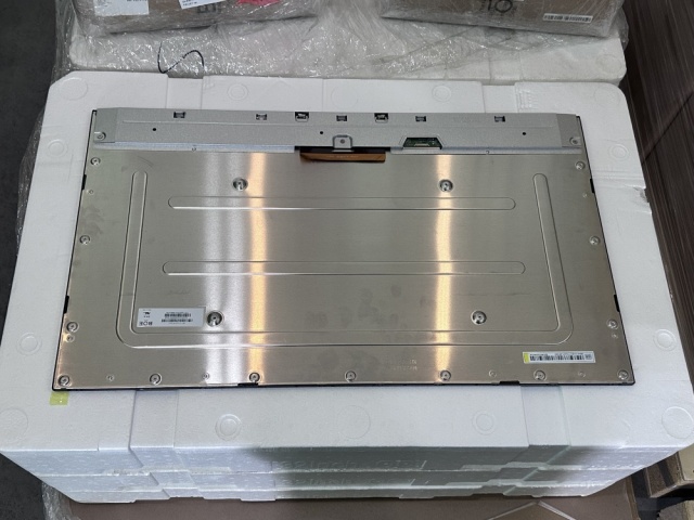 MV315QUM-N61 BOE 31.5 inch 4K Ultra HD LCM with 350 nits