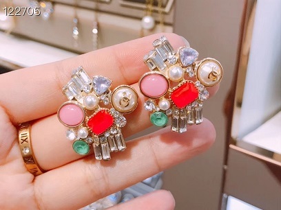 Chanel new colorful pearl earrings 1: 1 copy replicate counters 01042497