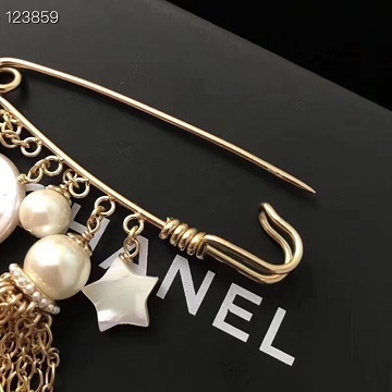 Chanel new pearl star  tassle brooch 1: 1 copy replicate counters 01042453