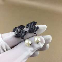 Chanel Hanging Pearl Small Earring Fashion Costume Jewelry