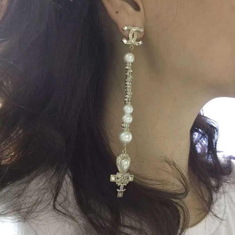 Chanel Long Drop Strass Earring Fashion Costume Jewelry