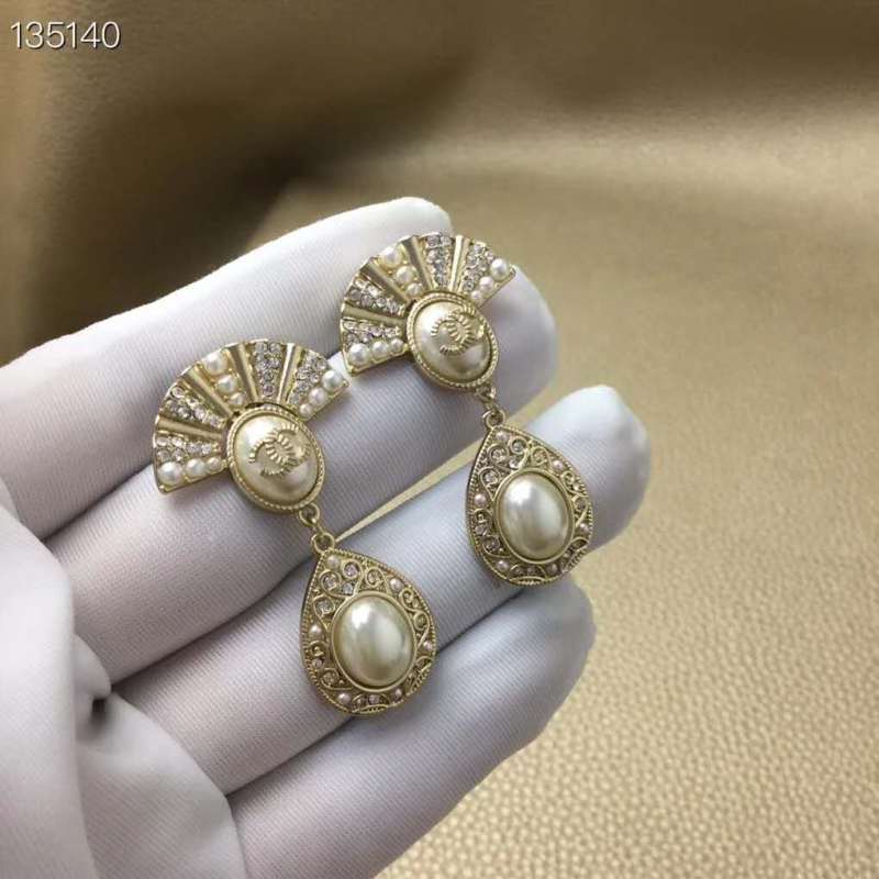 Chanel Fan Pearl Crystal Drop Earring Fashion Costume Jewelry