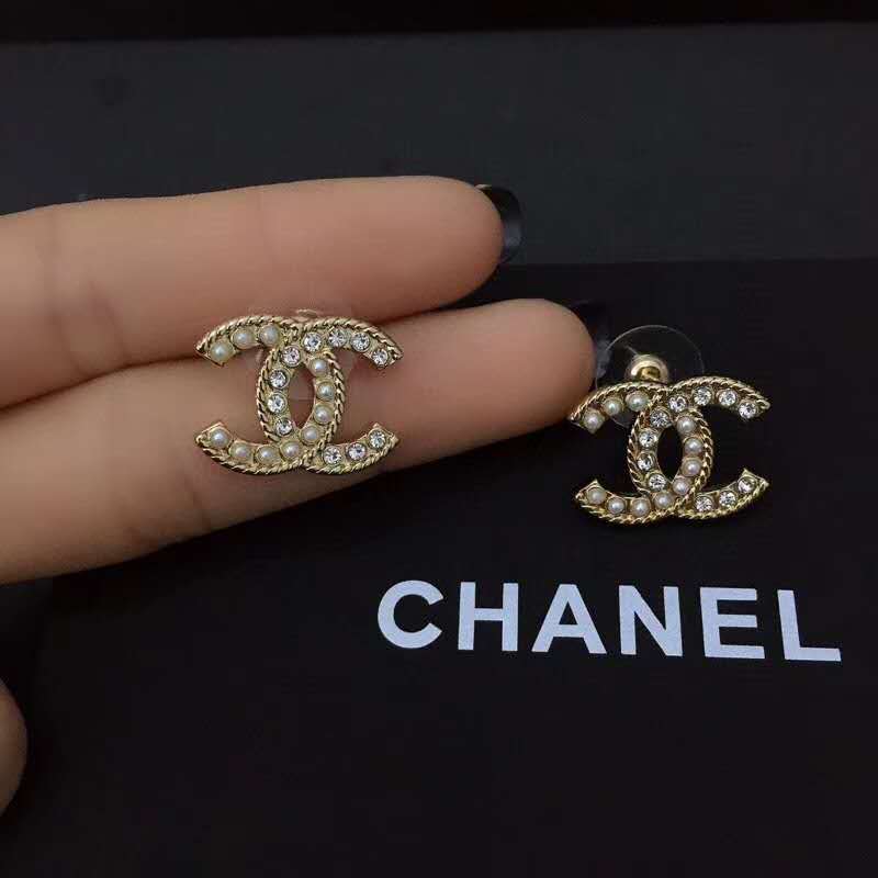 Chanel Small Pearl Strass CC Earring Fashion Costume Jewelry