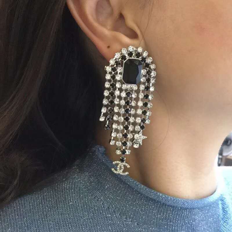 Clip- on Chanel Black White Crystal Curtain Tassel Clip Earring