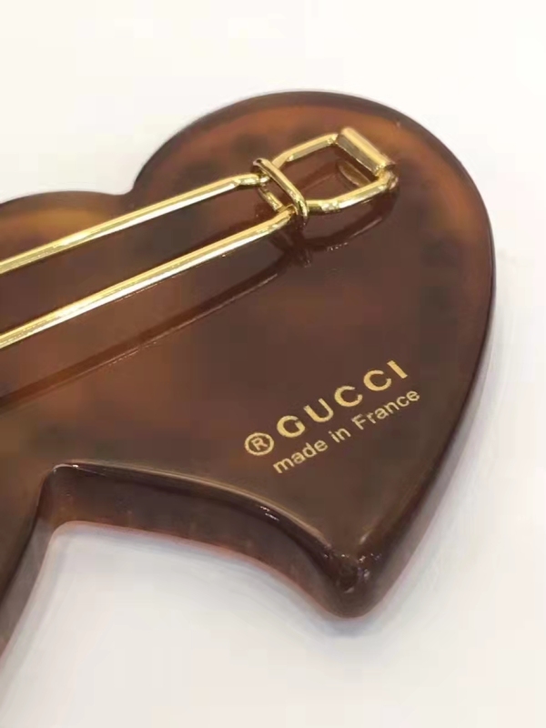 Gucci Love Heart-shaped Resin Plastic Hairpin Clip Barrette Brown Pink Diamond