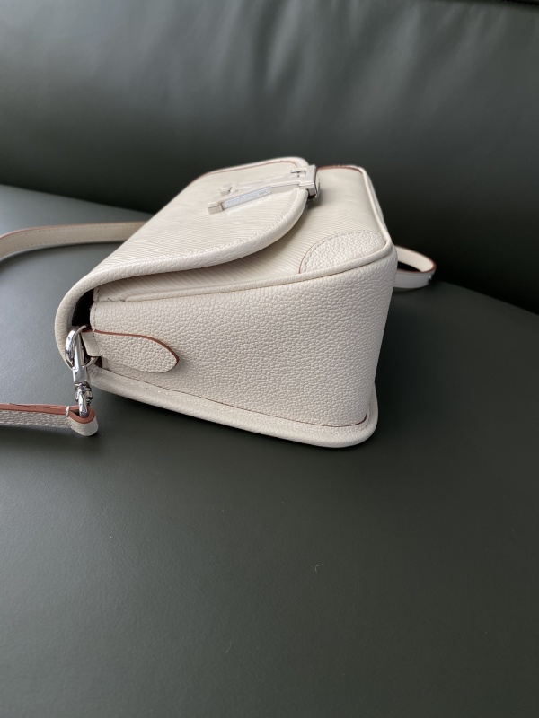 Louis Vuitton Buci Cossbody Flap Bag-Original replica